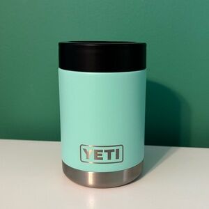 Yeti Rambler Colster in Seafoam